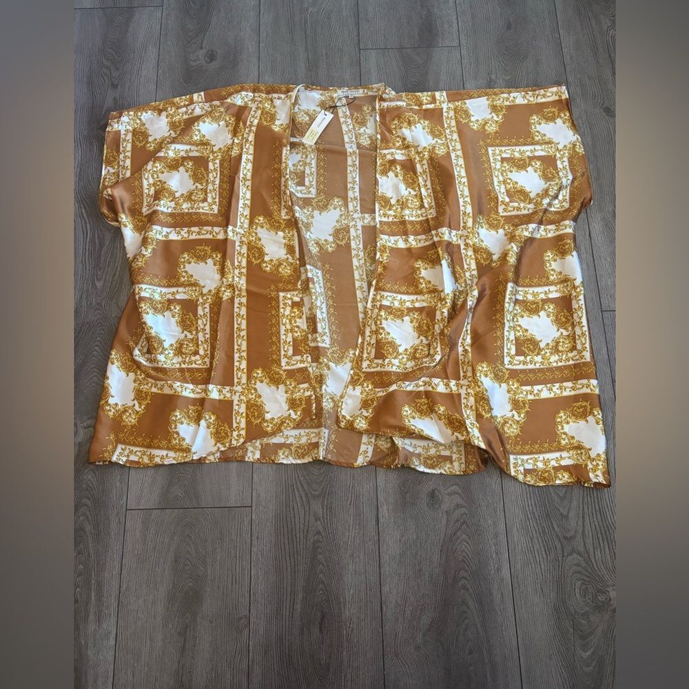 Speed control Elegant Brown and White Patterned Kimono